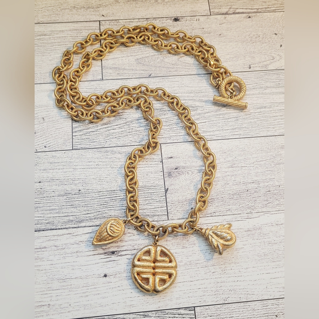 Givenchy Signed Chunky Chain Necklace With Toggle Clasp Charms 202$